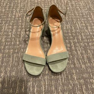 Sage target block heels